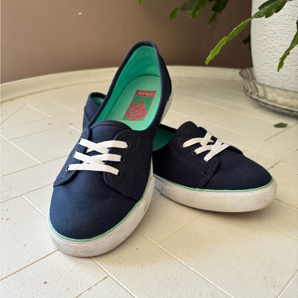 EUC Vans Women’s 8 Navy Flats Sneakers Shoes